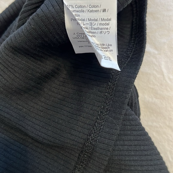 Sale! Classic JCrew elevated essentials T-shirt - Picture 6 of 6